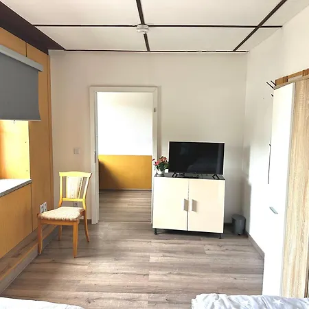 Jasmin A * Κέμνιτς